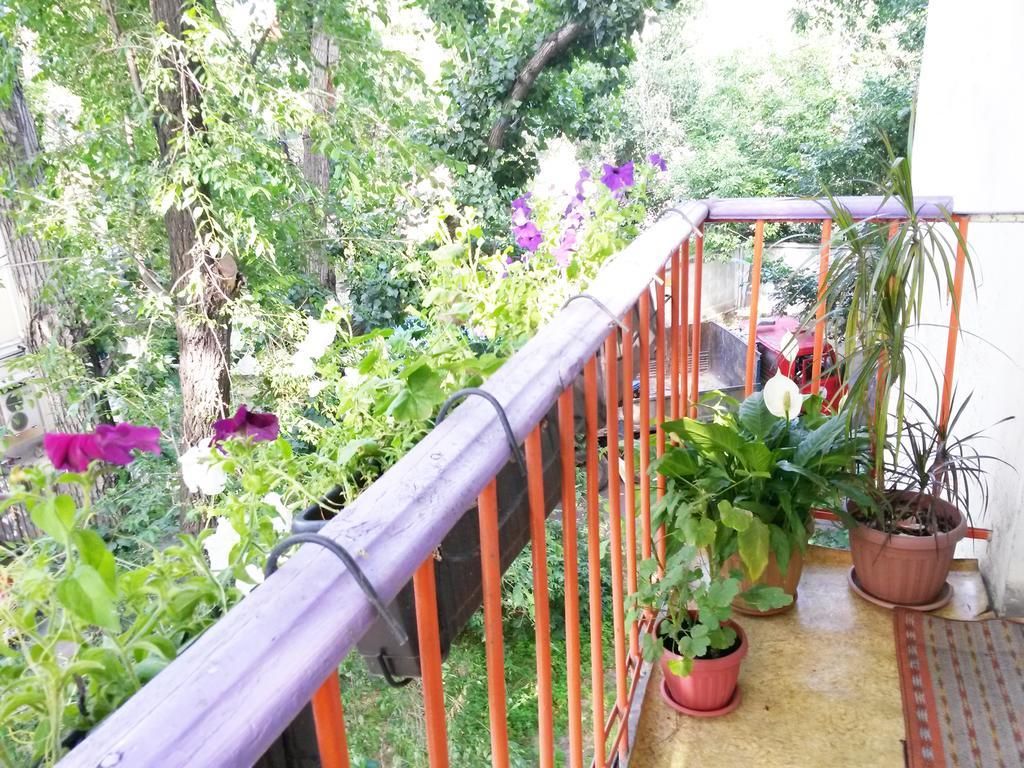 В центре города Квартира - Downtown Apartment Алмати Екстер'єр фото